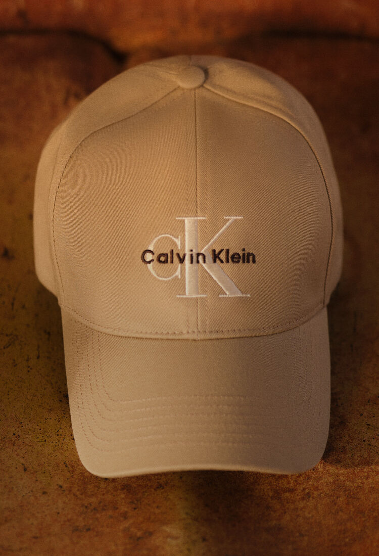 Calvin Klein Trending Accessories For the final touch of your outfits.